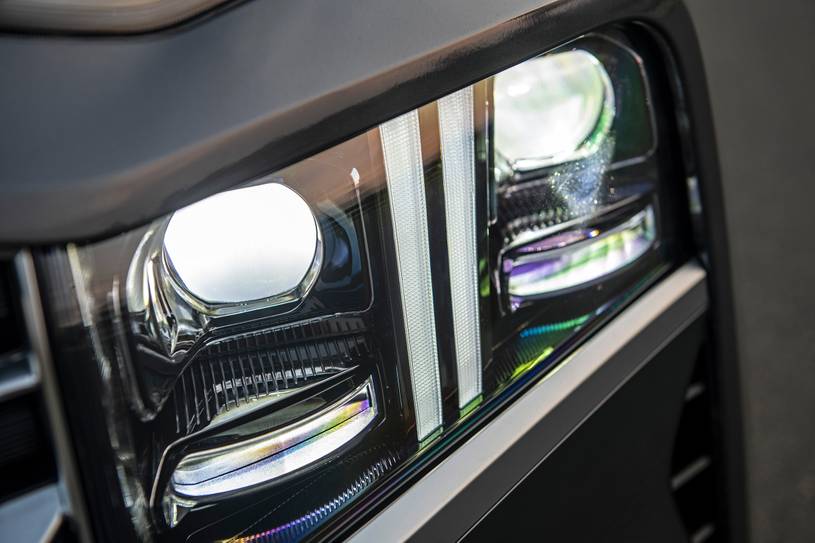 2023 Hyundai Santa Fe Limited 4dr SUV Headlamp Detail