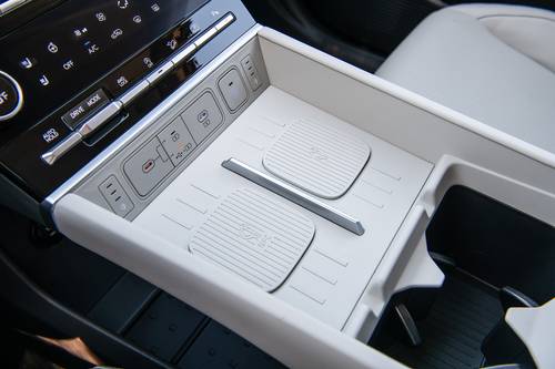 2024 Hyundai Santa Fe Calligraphy 4dr SUV Interior Detail
