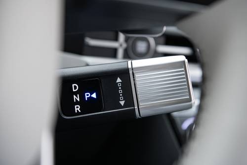 2024 Hyundai Santa Fe Calligraphy 4dr SUV Shifter