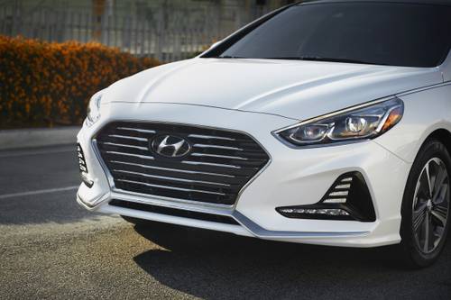 Hyundai Sonata Plug-in Hybrid Limited Sedan Front Badge