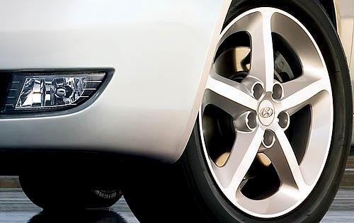 2008 Hyundai Sonata Limited Wheel Detail