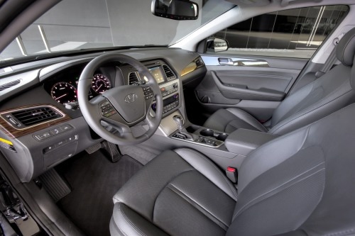 2016 Hyundai Sonata Limited w/Ultimate Package Sedan Interior Shown