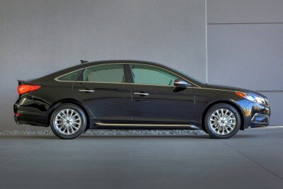 Used 2017 Hyundai Sonata Limited Sedan Features Specs Edmunds 2017 Hyundai Sonata Limited Sedan Exterior Shown