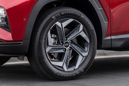 Hyundai Tucson Limited 4dr SUV Wheel