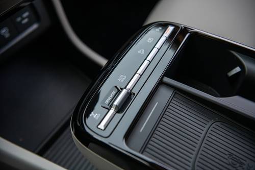 2025 Hyundai Tucson Limited Hybrid 4dr SUV Aux Controls