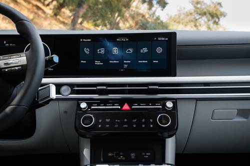 2025 Hyundai Tucson Limited Hybrid 4dr SUV Center Console