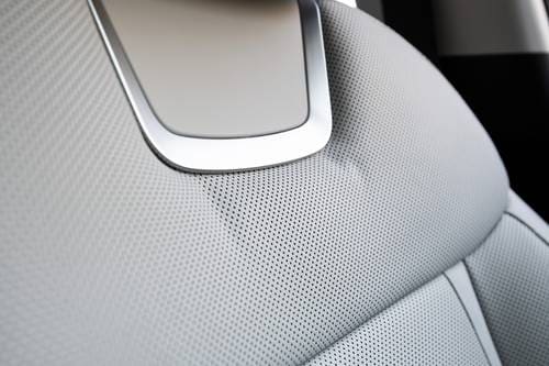 2025 Hyundai Tucson Limited Hybrid 4dr SUV Interior Detail