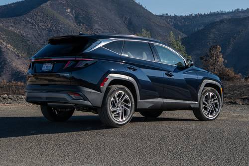 2025 Hyundai Tucson Limited Hybrid 4dr SUV Exterior Shown
