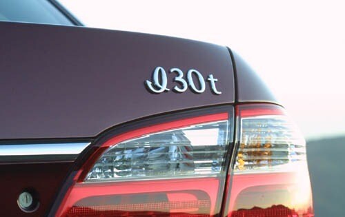 2001 INFINITI I30 Touring Sedan Rear Badge