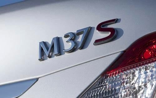2011 INFINITI M37 Sedan Rear Badge