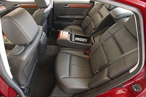 2007 INFINITI M45 Sport Sedan Rear Interior