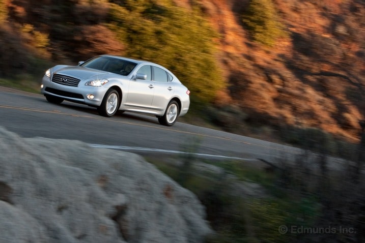 INFINITI M56 2011