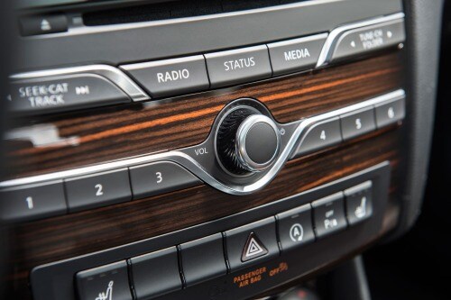 2017 INFINITI QX30 Premium 4dr SUV Interior Detail