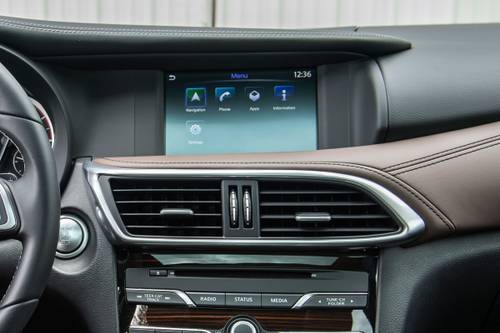 2019 INFINITI QX30 ESSENTIAL 4dr SUV Center Console