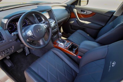 Used 2017 Infiniti Qx70 Pictures 35 Photos Edmunds 2017 Infiniti Qx70 4dr Suv Interior