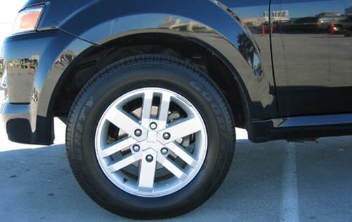 2002 Isuzu Axiom Wheel Detail Shown