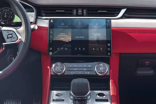 2026 Jaguar F-PACE P400 R-Dynamic S 4dr SUV Center Console