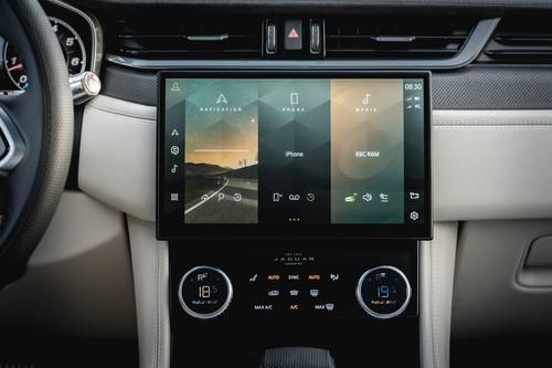 2026 Jaguar F-PACE SVR 575 Edition 4dr SUV Center Console