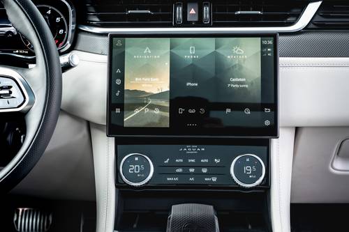 2026 Jaguar F-PACE SVR 575 Edition 4dr SUV Center Console
