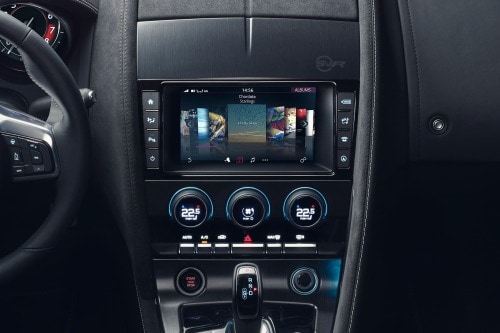 2018 Jaguar F-TYPE SVR Convertible Center Console