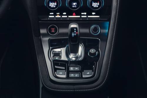 2019 Jaguar F-TYPE SVR Convertible Shifter