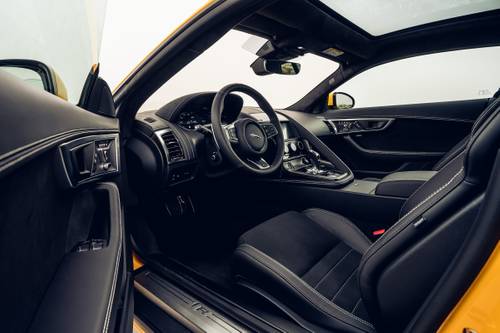 Jaguar F-TYPE R Coupe Steering Wheel Detail