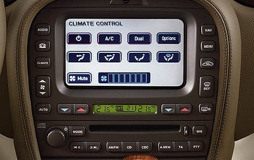 2008 Jaguar S-Type 4.2 Center Console