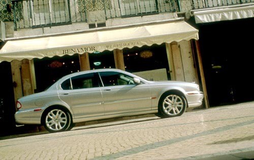 2002 Jaguar X-Type 2.5 4dr AWD Sedan