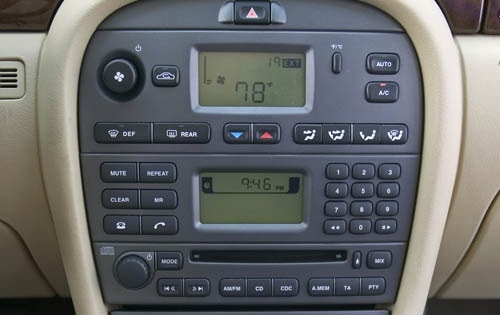 2004 Jaguar X-Type 2.5 Center Console and HVAC Controls