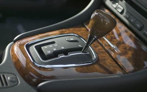 2004 Jaguar X-Type 3.0 Shifter Detail