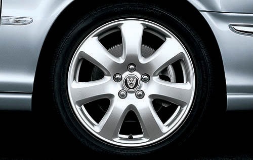 2006 Jaguar X-Type 3.0L Sportwagon Wheel Detail