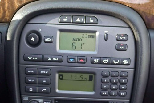 2007 Jaguar X-Type 3.0L Sedan Center Console