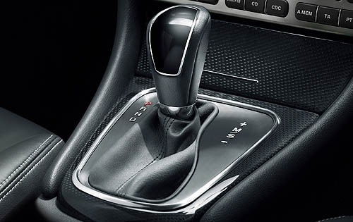 2008 Jaguar X-Type 3.0L Center Console