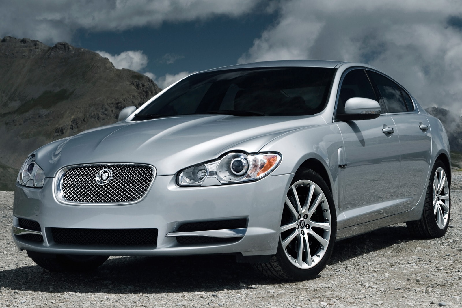 2010 Jaguar Xf Review Ratings Edmunds
