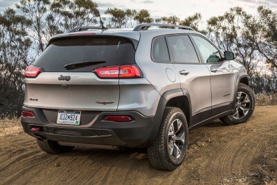Used 2017 Jeep Cherokee Sport Suv Review Ratings Edmunds 2017 Jeep Cherokee Trailhawk 4dr Suv Exterior