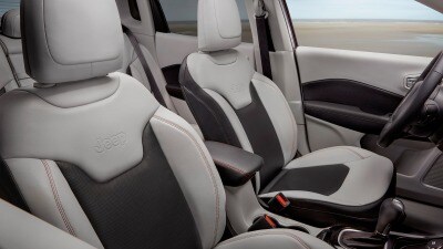 2018 Jeep Comp Consumer Reviews 59 Car Edmunds Two Tone Leather Seats With Contrast Sching Enhance The 2018 Jeep Comp Cabin