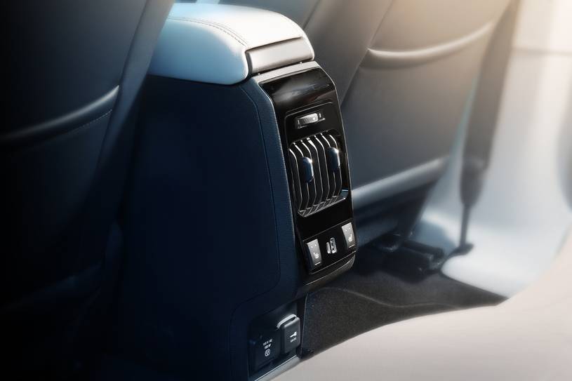 2022 Jeep Compass Limited 4dr SUV Interior Detail