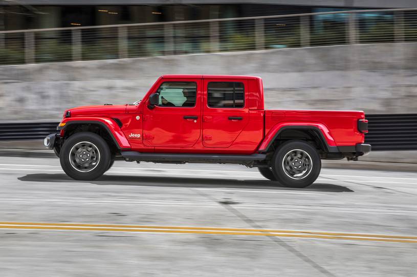 2020 Jeep Gladiator Pictures 372 Photos Edmunds