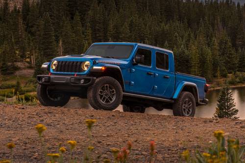 2025 Jeep Gladiator Mojave X Crew Cab Pickup Exterior Shown
