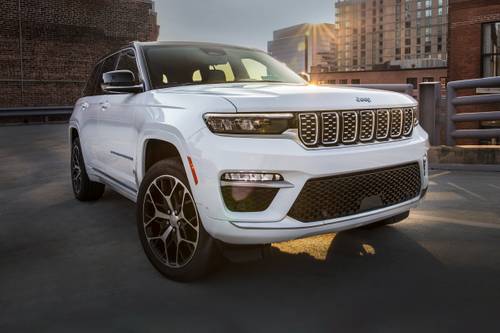 Jeep Grand Cherokee 4xe Summit Reserve 4dr SUV Exterior Shown