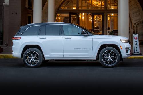 Jeep Grand Cherokee 4xe Summit Reserve 4dr SUV Profile Shown