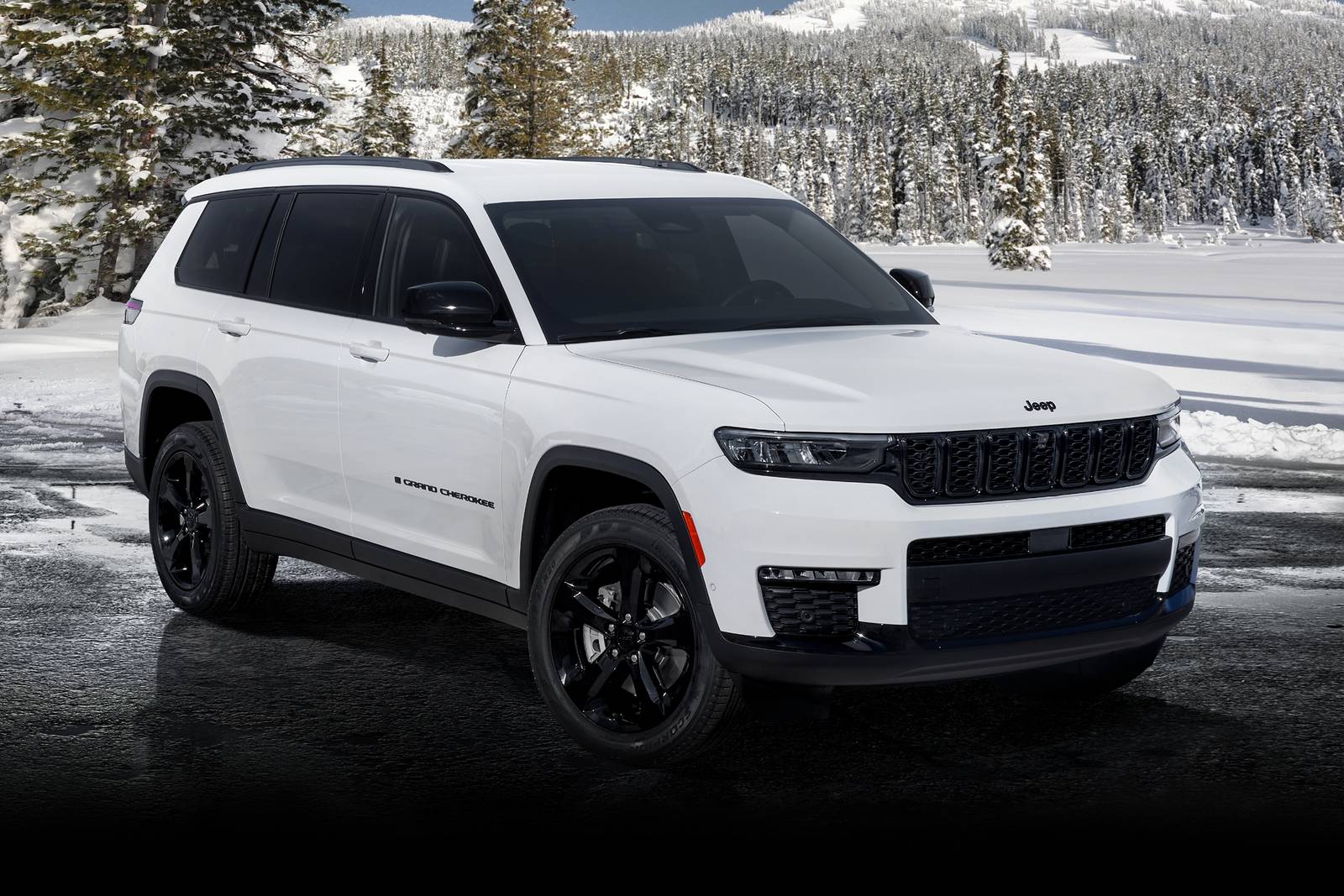 How Many Gallons Does a Jeep Grand Cherokee Hold  : Discover the Fuel Capacity of this Iconic SUV