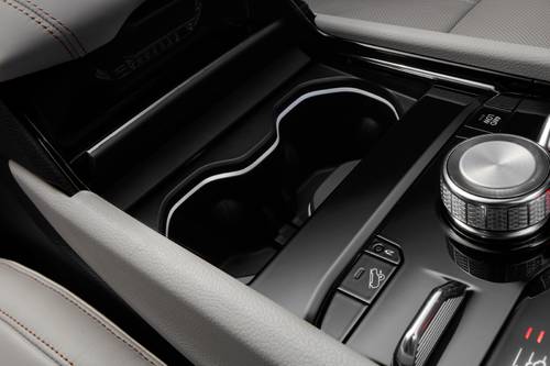 Jeep Grand Cherokee L Overland 4dr SUV Cupholders