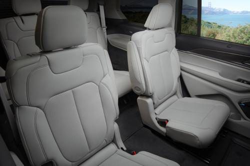 Jeep Grand Cherokee L Overland 4dr SUV Interior Detail