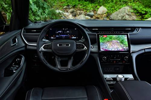 Jeep Grand Cherokee L Overland 4dr SUV Steering Wheel Detail
