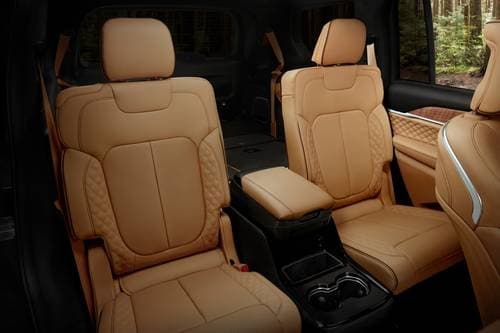 2025 Jeep Grand Cherokee L Summit Reserve 4dr SUV Interior Detail