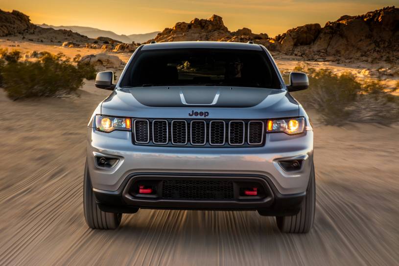 18 Jeep Grand Cherokee Pictures 178 Photos Edmunds