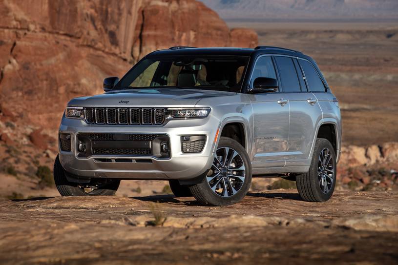 2022 Jeep Grand Cherokee Overland 4dr SUV Exterior Shown
