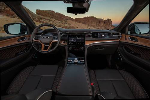 2025 Jeep Grand Cherokee Summit Reserve 4dr SUV Dashboard
