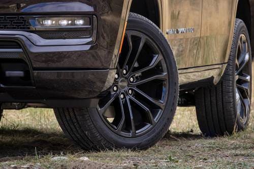 Jeep Grand Wagoneer L Series III Obsidian 4dr SUV Wheel